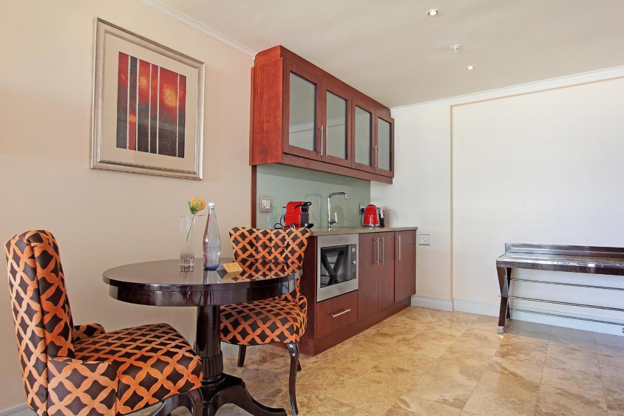 Taj Hotel Cape Town - Luxury 5 Star Suites - Very Spacious With Kitchenette, Lions Head Views Bagian luar foto